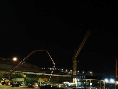 天工公司土建十五項(xiàng)目部陜煤技術(shù)研究院一期項(xiàng)目晝夜施工馬不停蹄