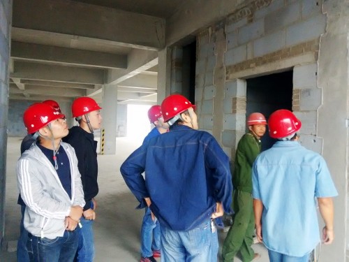 澄合分公司第十一項(xiàng)目部齊心協(xié)力戰(zhàn)秋雨