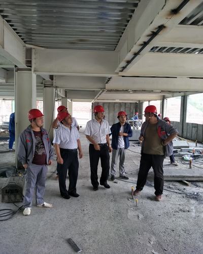 銅川分公司黨員干部助力安全生產(chǎn)為“國慶”獻(xiàn)禮