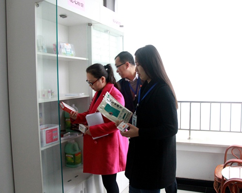 大秦置業(yè)公司：愛(ài)心櫥窗閃亮登場(chǎng)作用大