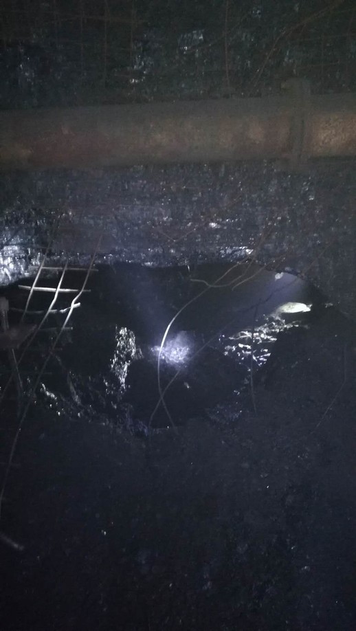 礦建三公司雙龍項(xiàng)目部3#聯(lián)絡(luò)巷與105運(yùn)輸順槽順利貫通