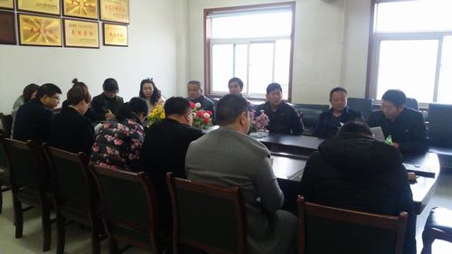 銅煤公司第十二項(xiàng)目部黨支部以自我剖析會為契機(jī)促班子談心釋放廉潔正能量