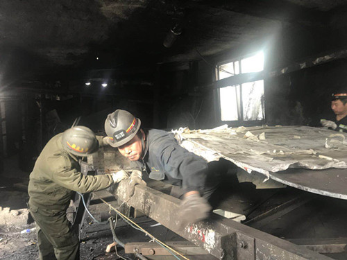 機電安裝公司：滿滿冬日情  慰問暖人心