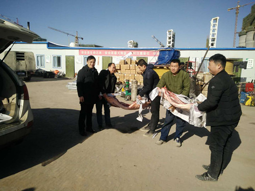 心系一線(xiàn)送溫暖  五會(huì)精神鼓干勁