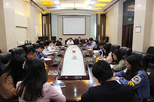 建設(shè)集團(tuán)召開(kāi)機(jī)關(guān)青年員工座談會(huì)