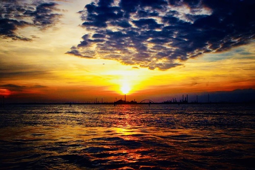 赤朱丹彤，落日飛霞