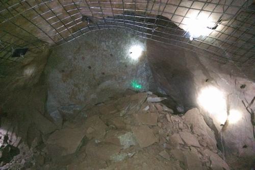 陜煤建設(shè)礦建二公司冶坪煤礦中央變電所通道與井底車場順利貫通