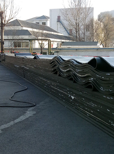 陜煤建設(shè)機(jī)電安裝公司黃陵項(xiàng)目部安裝一號(hào)井膠帶機(jī)熱火朝天