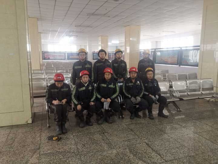 堅(jiān)守崗位過(guò)大年