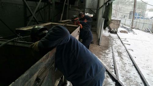 陜煤建設(shè)礦建二公司各項(xiàng)目部認(rèn)真開展“提升運(yùn)輸、車輛運(yùn)輸安全整治專項(xiàng)活動(dòng) ”