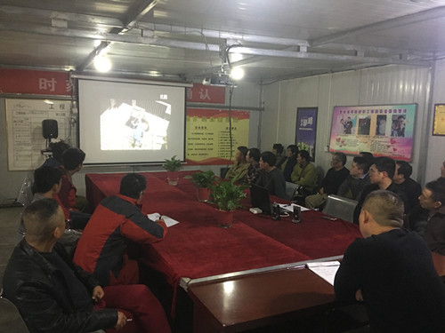 陜煤建設(shè)機(jī)電安裝公司曹家灘項(xiàng)目部“學(xué)案例，除隱患”促安全