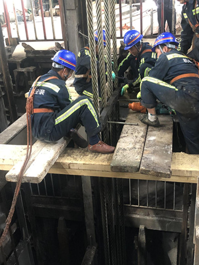陜煤建設(shè)機電安裝公司改進(jìn)立井鋼絲繩更換方法創(chuàng)效益
