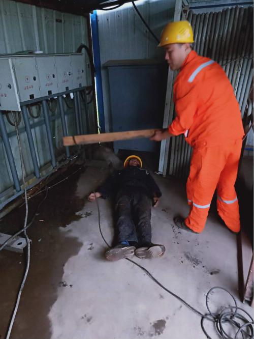 陜煤建設(shè)機電安裝公司各項目部應(yīng)急演練注重實效