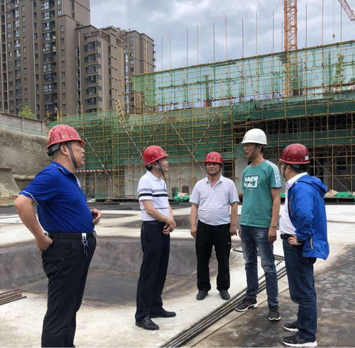 楊讓順調(diào)研藍(lán)山水岸項目