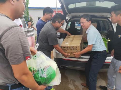 陜煤建設(shè)澄合分公司清涼慰問(wèn)送一線(xiàn)