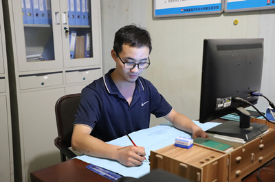 安裝施工一線的“三劍客”