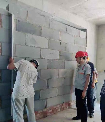 青春，在工地上綻放