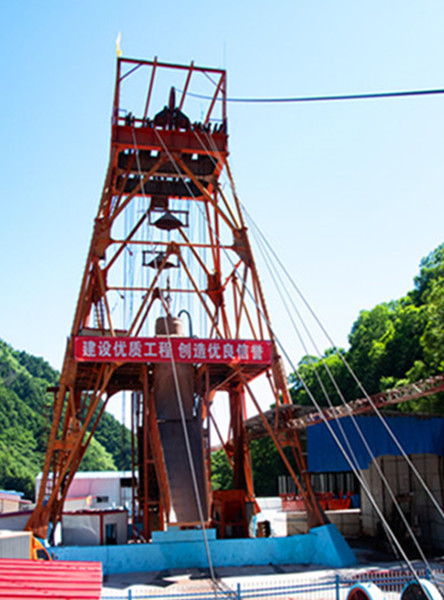 礦建三公司關(guān)山通風豎井二襯支護施工接近尾聲