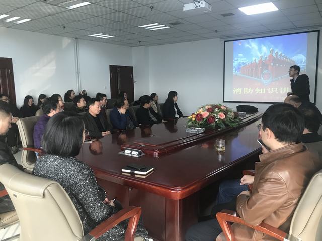 消防培訓深入人心 逃生演練繕甲厲兵