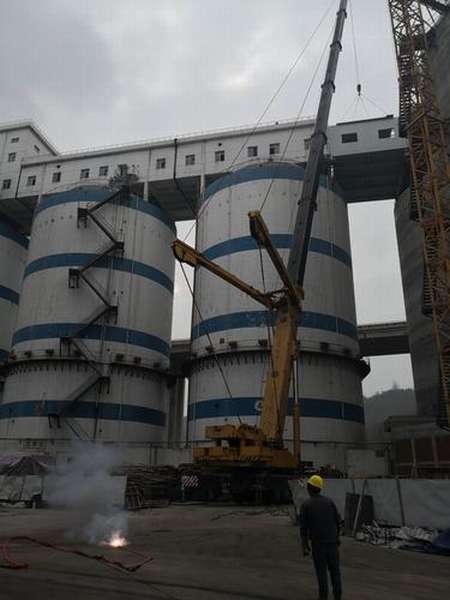 陜煤建設澄合分公司第三項目部承建的胡家河新增混煤倉鋼結(jié)構(gòu)吊裝工程順利完成
