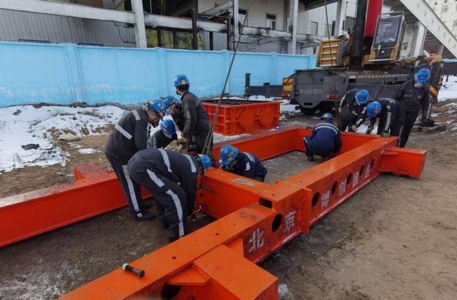 陜煤建設(shè)洗選煤運營公司紅柳林洗煤廠項目部312破碎機安裝工程順利完工