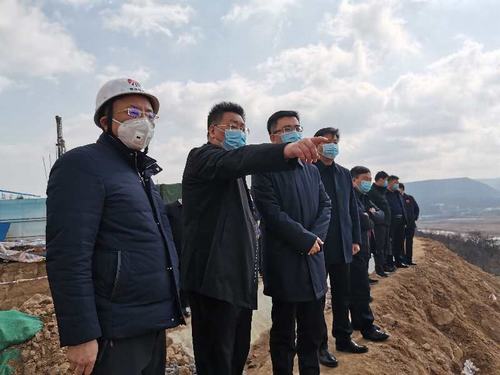 彬州市委書記鐘偉、副市長馮永勝蒞臨銀西高鐵彬州東站前廣場項(xiàng)目現(xiàn)場檢查推進(jìn)復(fù)工工作