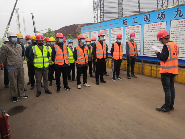 陜煤建設(shè)漢中分公司第二項(xiàng)目部開(kāi)展防汛應(yīng)急演練