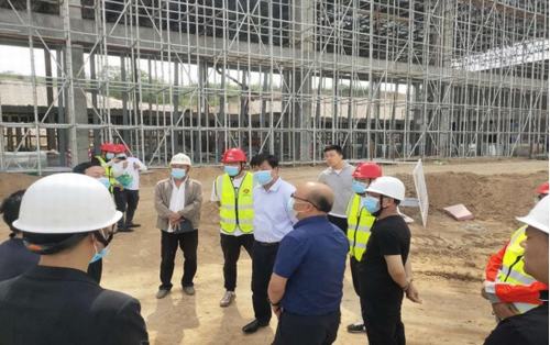 彬州市市長王宏志蒞臨銀西高鐵彬州東站前廣場項(xiàng)目檢查指導(dǎo)工作