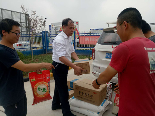 陜煤建設(shè)天工公司：中儲糧項(xiàng)目滑模忙，領(lǐng)導(dǎo)關(guān)懷送一線