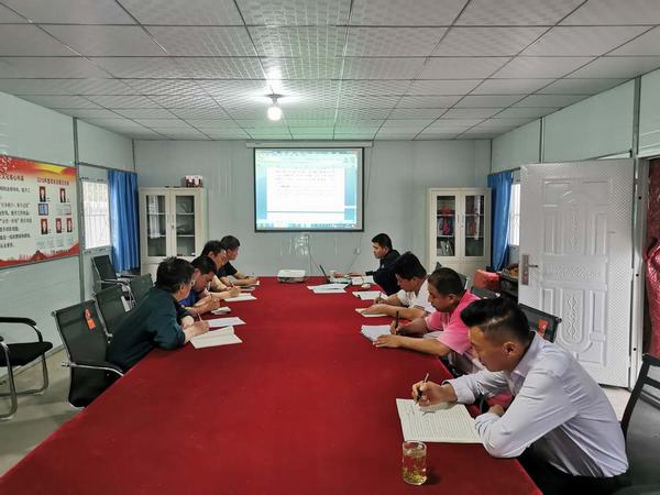 陜煤建設(shè)韓城分公司土建十二項(xiàng)目部開展“黨課我來講”活動(dòng)