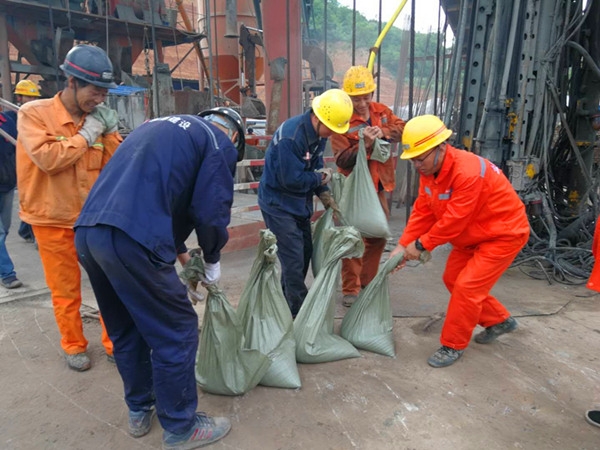 陜煤建設(shè)礦建三公司崔木項(xiàng)目部：不懼風(fēng)雨，聞“汛”而動