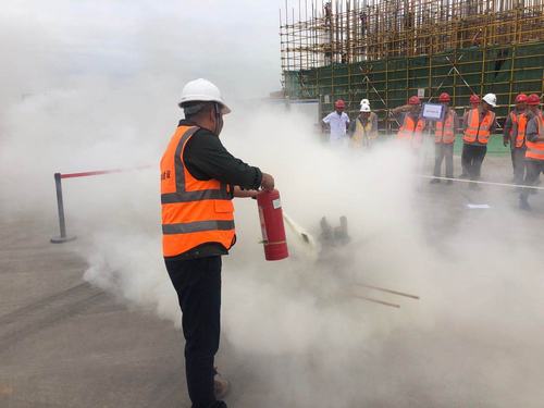 陜煤建設(shè)銅煤公司第十六項(xiàng)目部組織開展高處墜落及消防應(yīng)急演練專項(xiàng)活動