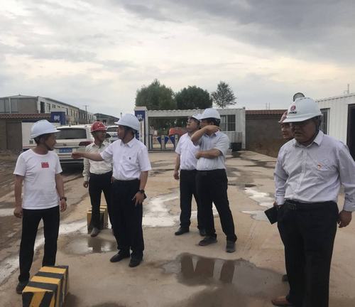陜西靖神鐵路公司執(zhí)行董事陳俊濤一行蒞臨孟家灣機(jī)輛中心項(xiàng)目檢查指導(dǎo)工作