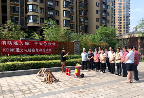 陜煤建設(shè)公司：江南世紀(jì)城小區(qū)組織消防電梯應(yīng)急救援演練