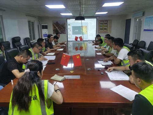 陜煤建設銅煤公司第十五項目組織召開“有夢想，敢拼搏”青年員工主題座談會