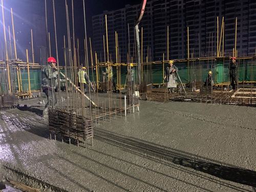 陜煤建設(shè)銅煤公司第一項(xiàng)目部金地華府項(xiàng)目大干熱潮迎風(fēng)起，攻堅(jiān)克難戰(zhàn)鼓擂