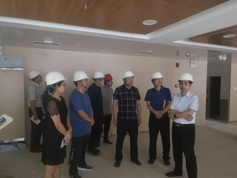 陜煤實(shí)業(yè)集團(tuán)董事長胡守平蒞臨咸陽分公司承建的西煤機(jī)養(yǎng)老院項(xiàng)目檢查指導(dǎo)工作