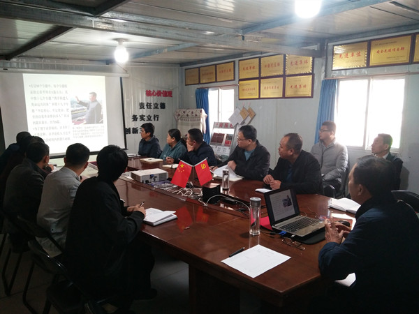 陜煤建設(shè)澄合分公司領(lǐng)導(dǎo)班子走進(jìn)一線講黨課