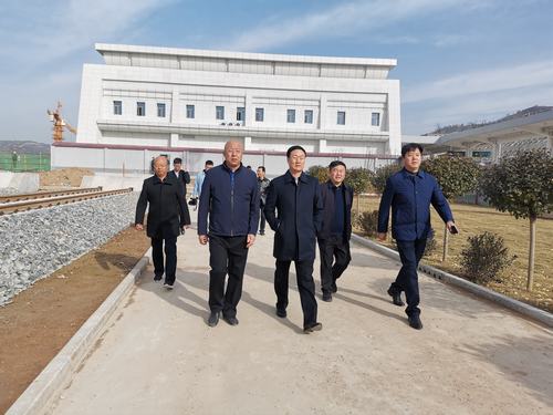 彬州市市長王宏志蒞臨銀西高鐵彬州東站前廣場項目指導(dǎo)檢查工作