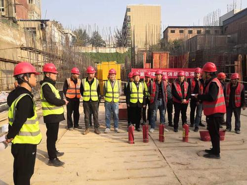 陜煤建設(shè)銅煤公司基層項(xiàng)目部扎實(shí)開展安全消防演練活動(dòng)