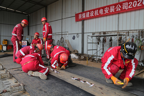 陜煤建設(shè)機(jī)電安裝公司：硫化隊(duì)伍苦練技能