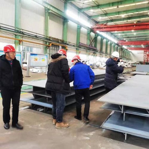 陜煤建設(shè)機(jī)電安裝公司對(duì)西卓礦主井井架加工現(xiàn)場(chǎng)監(jiān)造