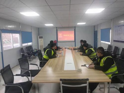 陜煤建設(shè)銅煤公司第二項目部宣貫學(xué)習《新安全生產(chǎn)法》筑牢安全生產(chǎn)防線