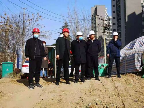 咸陽市副市長王靖蒞臨咸陽市城市停車場BOT項目督導(dǎo)檢查工作