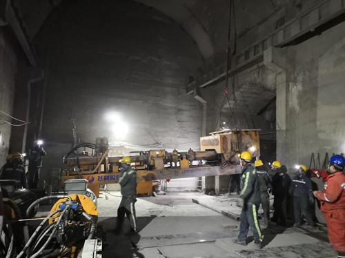 陜煤建設(shè)機(jī)電安裝公司酒鋼項目部施工大干迎新春