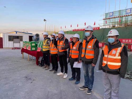 陜煤建設(shè)銅煤公司第十六項目部春節(jié)慰問過新年，濃濃關(guān)愛暖人心