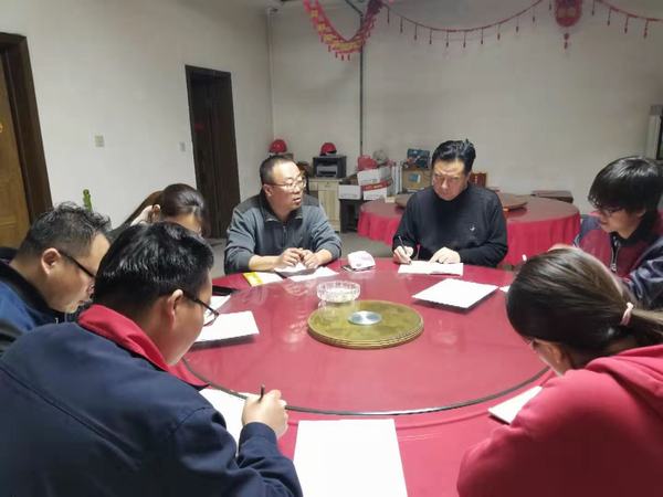 陜煤建設(shè)韓城分公司土建五項(xiàng)目部為職工開(kāi)啟夜間“知識(shí)加油站”