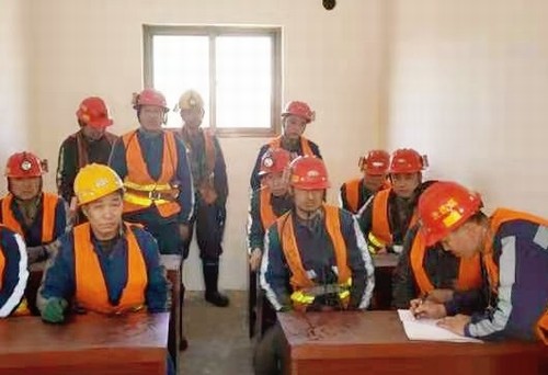 陜煤建設(shè)洗選煤運(yùn)營公司第三項(xiàng)目部：奏鳴班前旋律 譜就安全序曲