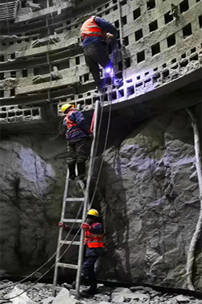 陜煤建設(shè)礦建三公司天山項目部：不待揚鞭自奮蹄