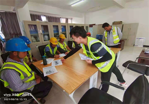 陜煤建設咸陽分公司各項目部開展“安全咨詢日”活動